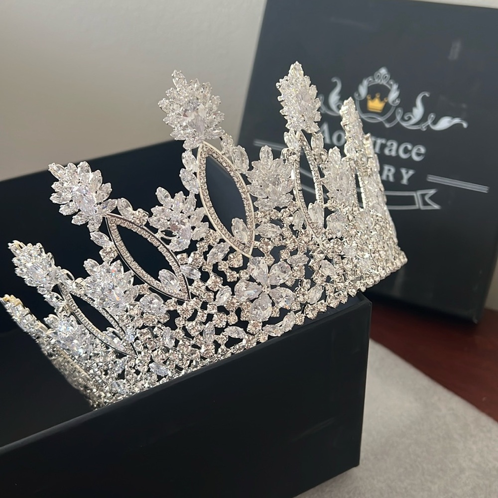 Tiara Crystal pageant crown